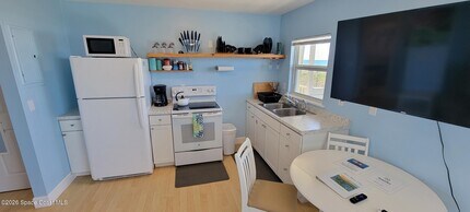 57 S Atlantic Ave in Cocoa Beach, FL - Building Photo - Building Photo