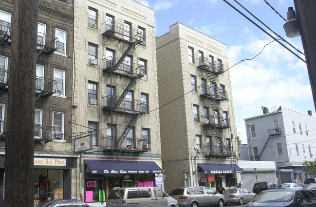 5809 Hudson Ave in West New York, NJ - Building Photo - Building Photo