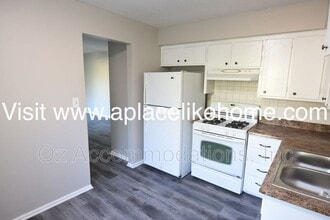 1725 N 76th Terrace in Kansas City, KS - Building Photo - Building Photo