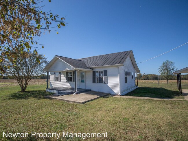 8606 Old Railroad Bed Rd in Toney, AL - Building Photo - Building Photo