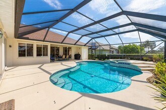 212 SW Whitewood Dr in Port St. Lucie, FL - Building Photo - Building Photo