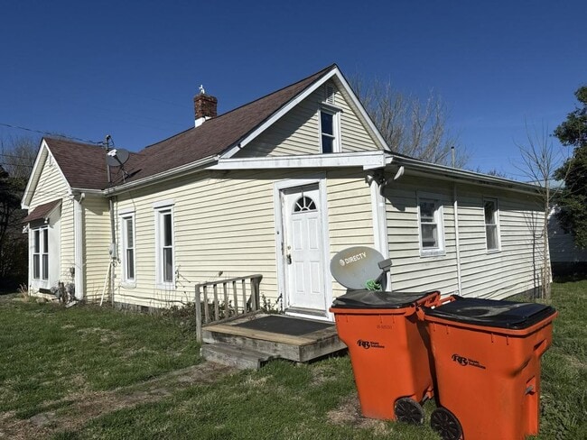 211 W Main St in Cecilia, KY - Building Photo - Building Photo