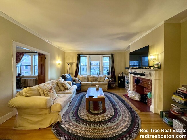 119 Winthrop Rd, Unit 4 in Brookline, MA - Building Photo - Building Photo