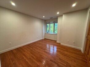 195 Forest St in Arlington, MA - Foto de edificio - Building Photo