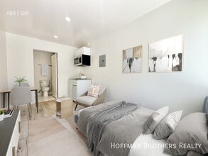 11955 Rochester Ave in Los Angeles, CA - Building Photo - Building Photo