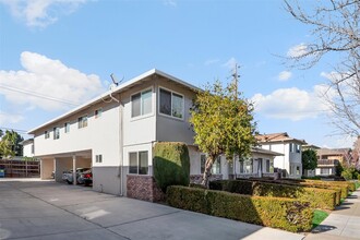 1683 Ontario Dr in Sunnyvale, CA - Building Photo - Building Photo