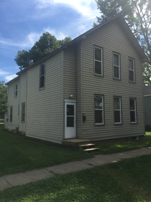property at 909 2nd Ave