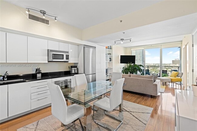 property at 92 SW 3rd St