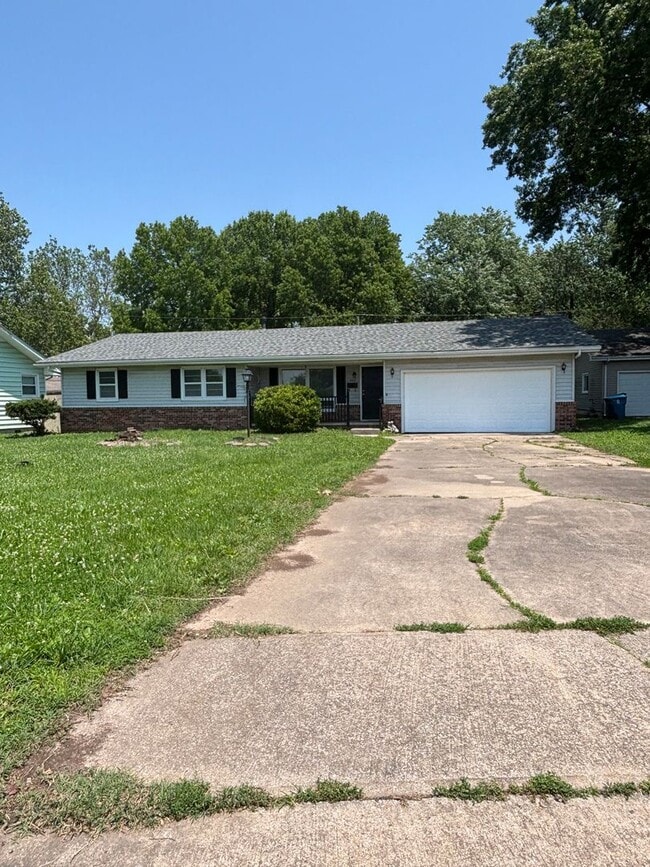property at 526 N Belview Ave