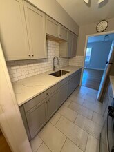 3852 N Elston Ave in Chicago, IL - Foto de edificio - Building Photo