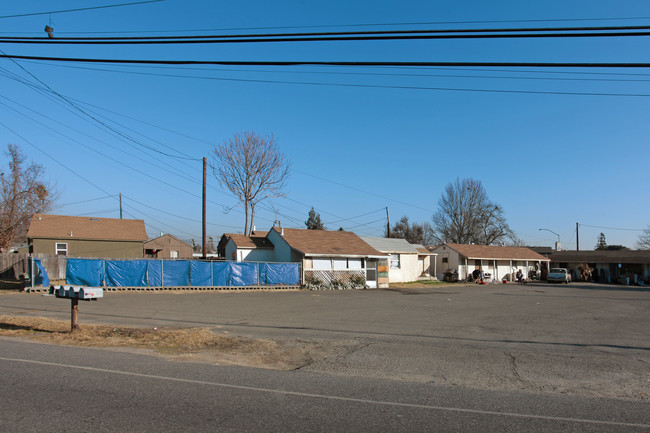 3836 El Camino Ave in Ceres, CA - Foto de edificio - Building Photo