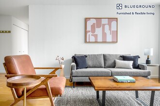 1 Union Square South in New York, NY - Building Photo - Building Photo