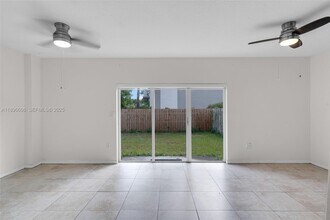 2883 SW 129th Terrace in Miramar, FL - Foto de edificio - Building Photo
