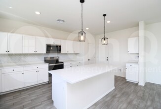 621 E Elm Ln in Avondale, AZ - Building Photo - Building Photo
