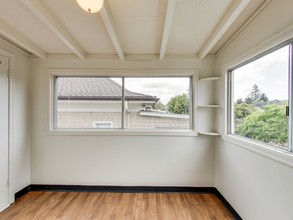 1452 Bay St in Alameda, CA - Building Photo - Interior Photo