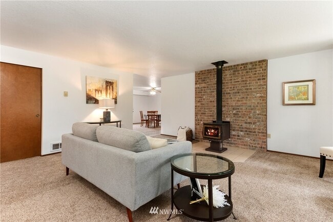 15808 122nd Ave NW in Gig Harbor, WA - Foto de edificio - Building Photo