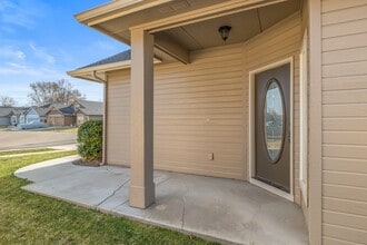 911 N Scottish St in Nampa, ID - Building Photo - Building Photo