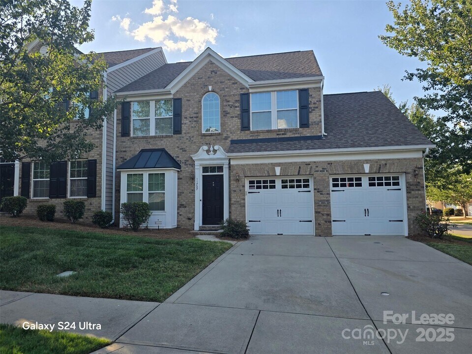 11727 Elizabeth Madison Court in Charlotte, NC - Building Photo