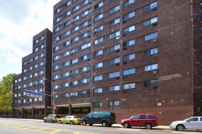 Twin Park South West in Bronx, NY - Building Photo - Building Photo