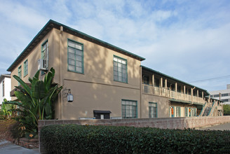 Gibbs Apartments in Sacramento, CA - Building Photo - Building Photo