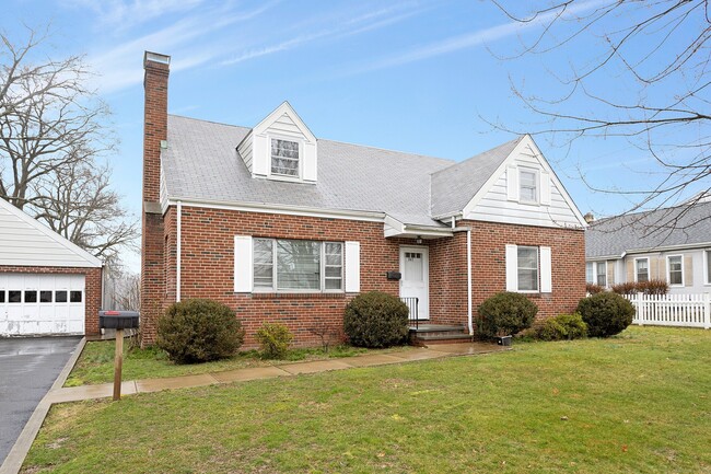 property at 247 W Broad St