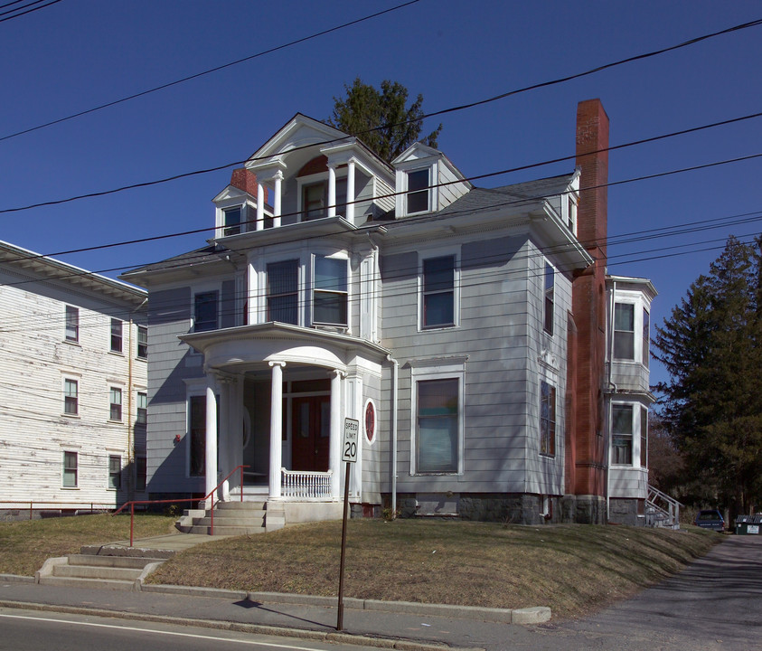 44 Summer St in Taunton, MA - Building Photo