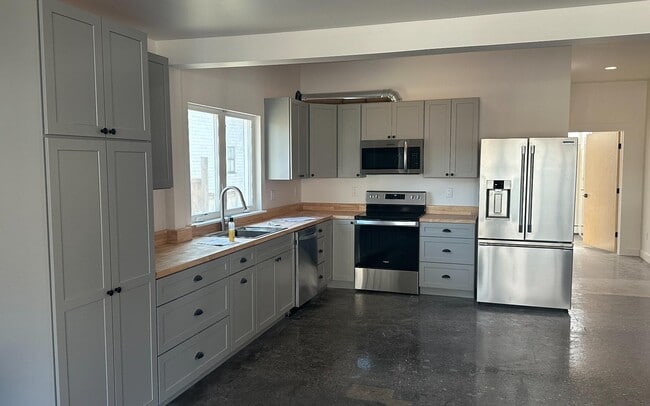 property at 9 Johnson Ln