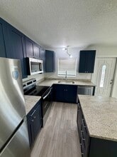 154 147th Ave E in Madeira Beach, FL - Foto de edificio - Building Photo