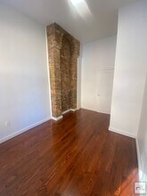 CENTRAL AVENUE / Spacious Bushwick 1 Bed 1-Bath, Unit 1 in Brooklyn, NY - Building Photo - Building Photo