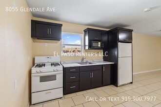 8055 Glendale Ave in El Paso, TX - Building Photo - Building Photo