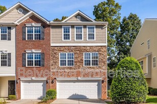 14 Dunlevy Way in Greensboro, NC - Building Photo