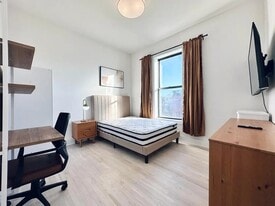Furnished room/NOT APARTMENT in Brooklyn, NY - Building Photo