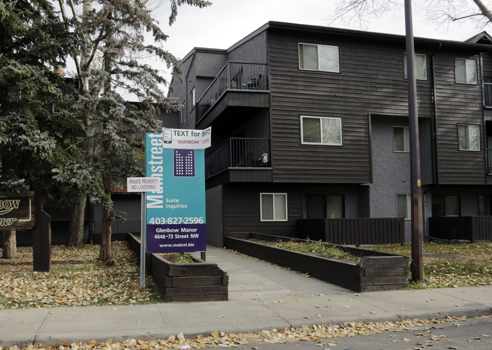 Glenbow Manor in Calgary, AB - Building Photo