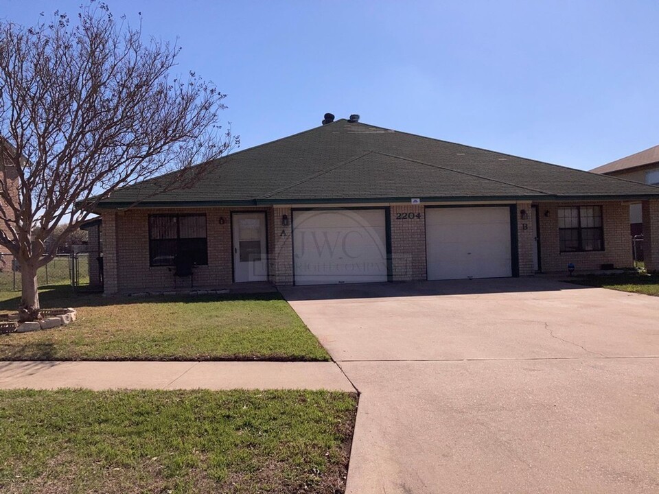 2204 Wright Way in Killeen, TX - Building Photo