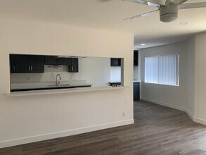 3557 Jasmine Ave, Unit #8 in Los Angeles, CA - Foto de edificio - Building Photo