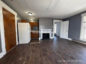 62 State St, Unit 4 in Augusta, ME - Building Photo