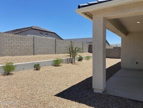 1070 W Falls Canyon Dr in Casa Grande, AZ - Building Photo - Building Photo