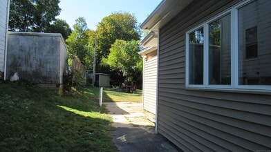 15 West St in Bristol, CT - Building Photo - Building Photo