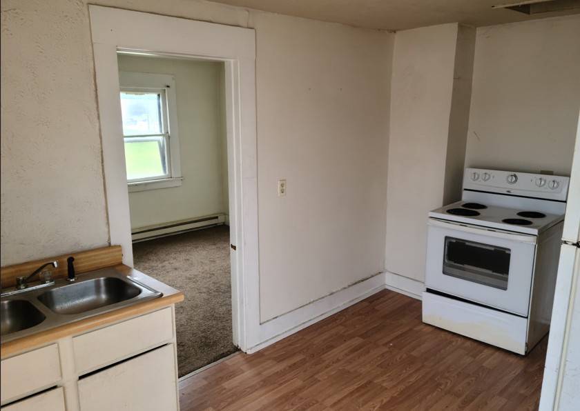 30 E Harrison St in Alliance, OH - Foto de edificio