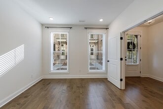 215 Midnight Oak Run in Alpharetta, GA - Building Photo - Building Photo