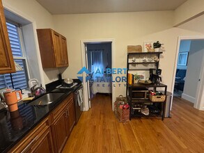 58 Medford St, Unit 1 in Somerville, MA - Building Photo - Building Photo