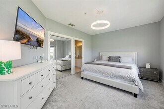 1133 Sweetwater Ln in Naples, FL - Foto de edificio - Building Photo