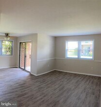 31 Florence Tollgate in Florence, NJ - Building Photo - Building Photo