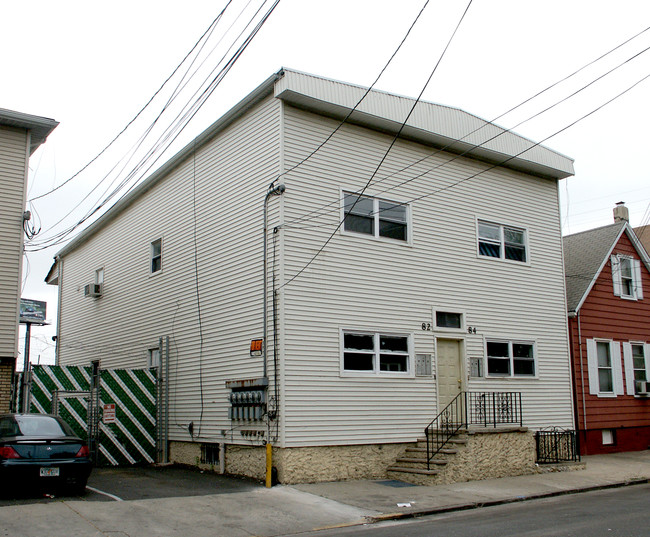 82-84 Vincent St in Newark, NJ - Foto de edificio - Building Photo