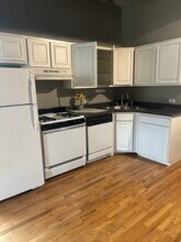 2046 W Grand Ave in Chicago, IL - Building Photo - Building Photo