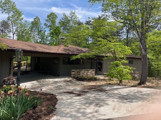 property at 1385 Cruze Rd