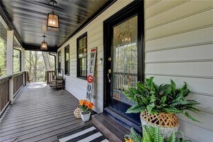 443 Lakeshore Dr NW in Duluth, GA - Building Photo