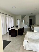 4445 NW 82nd Ave in Doral, FL - Building Photo - Building Photo