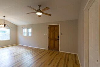 1116 Ebert Ave in Austin, TX - Building Photo - Building Photo