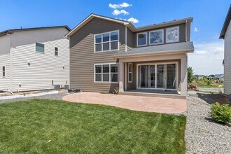 5015 Oakley Dr in Timnath, CO - Building Photo - Building Photo